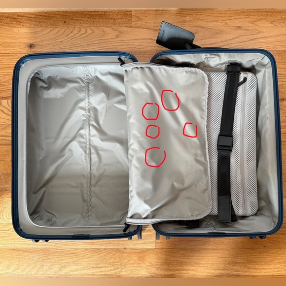 Monos Carry-On Plus (like new) - Picture 8 of 11